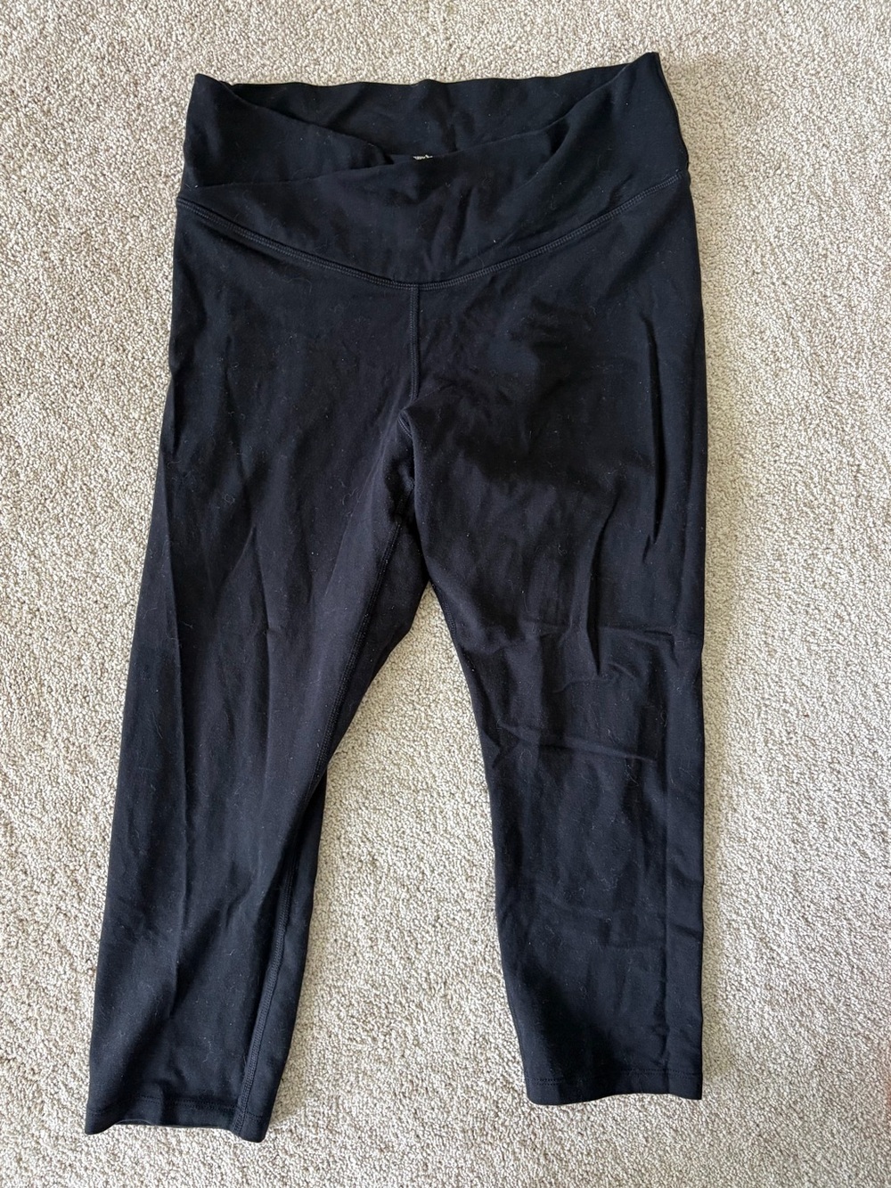 Old Navy Black High-Waist Capri Leggings